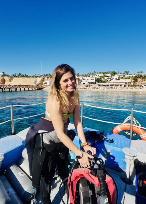 Sub domina coral bay